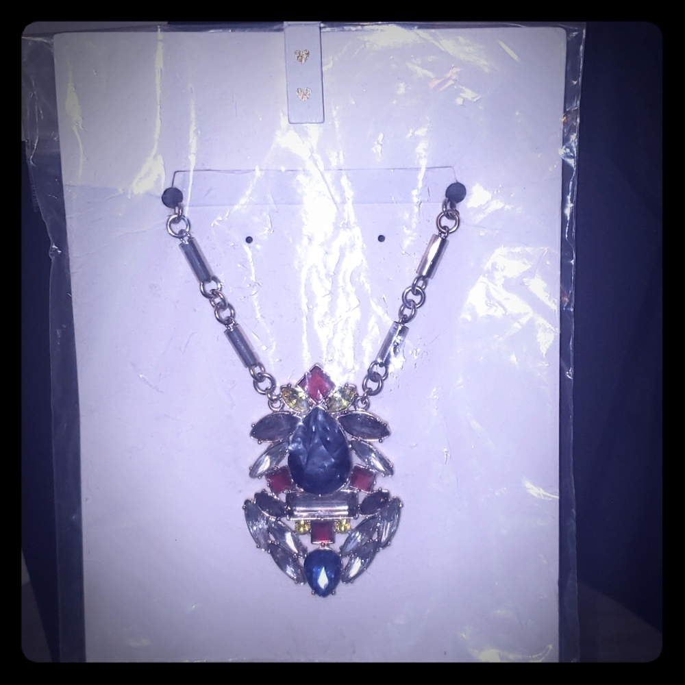 NWOT Banana Republic Blue, Red, Gold Necklace